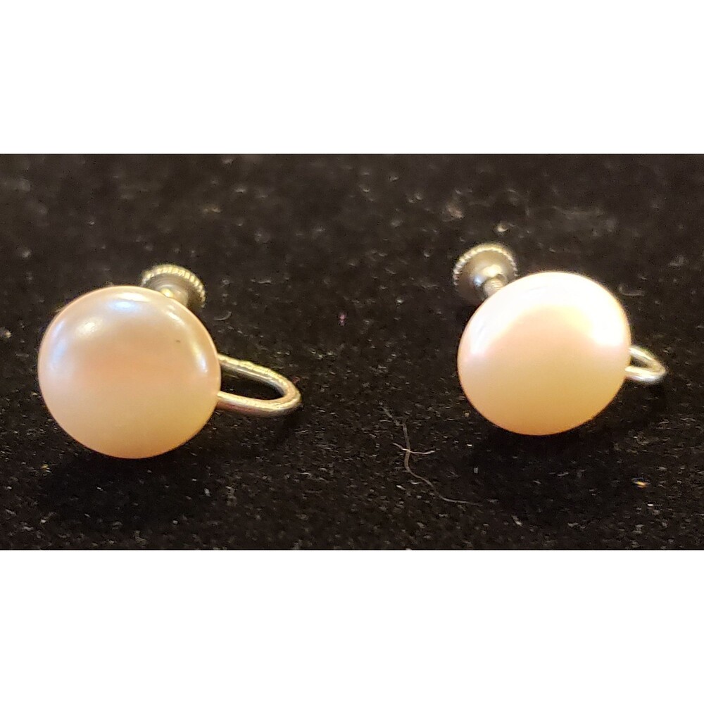 Vtg Jewelry Unsigned White Flat Round Screw Back Earrings, Button/Dot Earrings